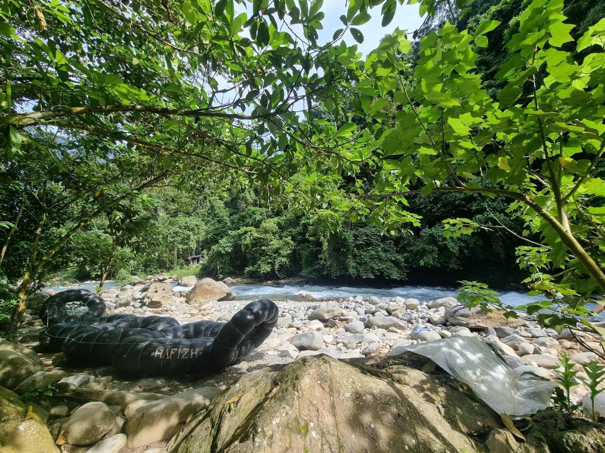 Lucky Bamboo'Bungalows-Resto And Orangutan Jungle Trekking Tours Bukit Lawang Exterior foto