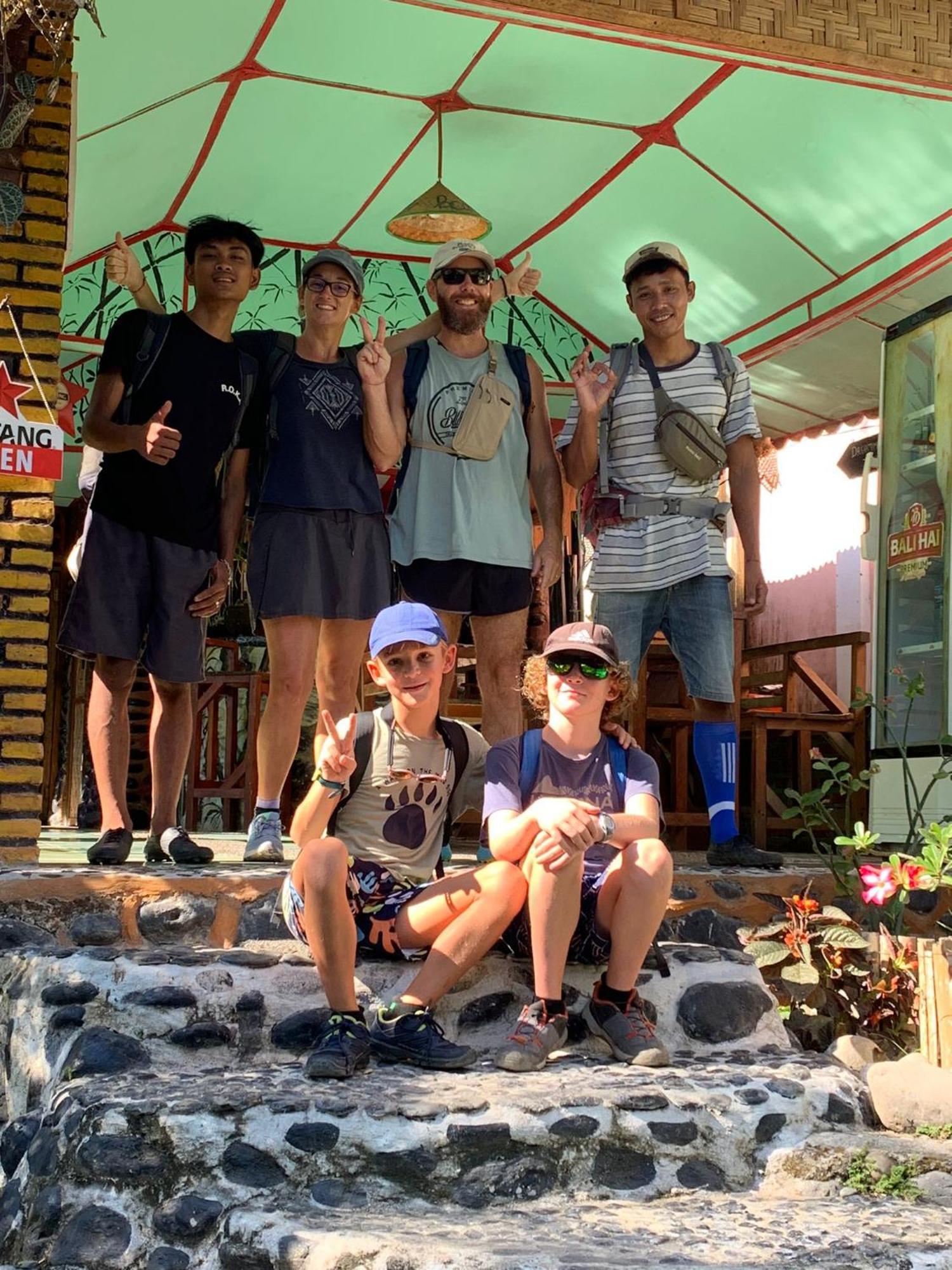 Lucky Bamboo'Bungalows-Resto And Orangutan Jungle Trekking Tours Bukit Lawang Exterior foto